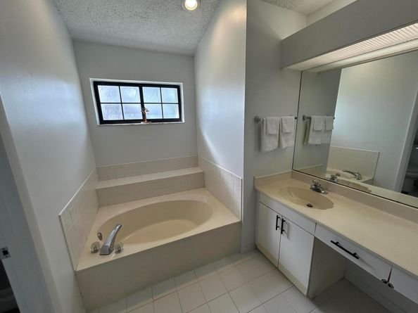 7207 Le Chalet Boulevard, Boynton Beach FL 33472