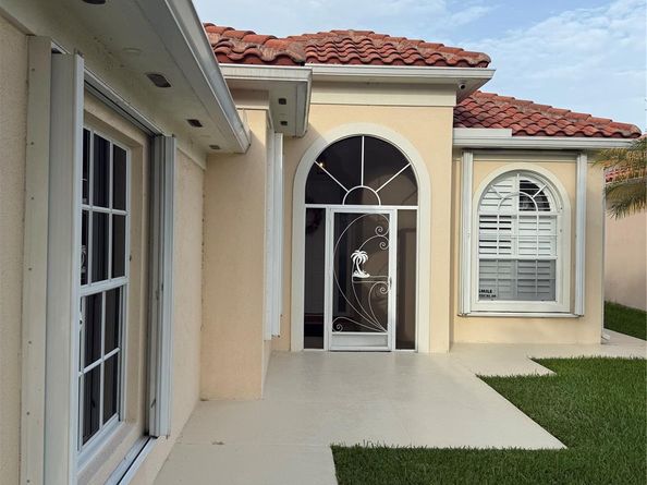 2752 Irma Lake Dr, West Palm Beach FL 33411