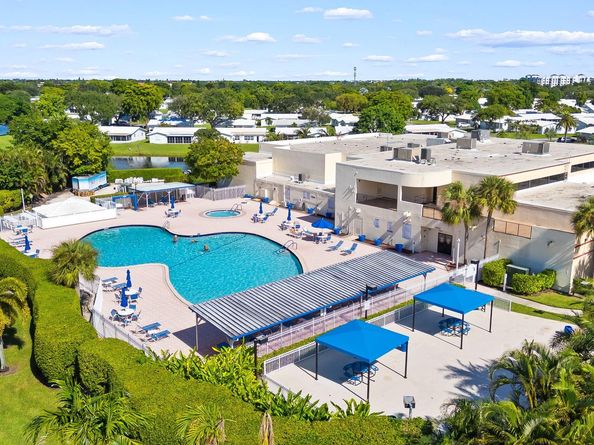 8851 NW 15th St, Plantation FL 33322