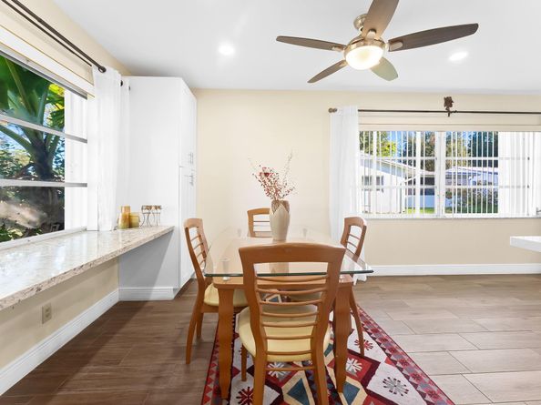 8851 NW 15th St, Plantation FL 33322