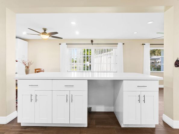 8851 NW 15th St, Plantation FL 33322