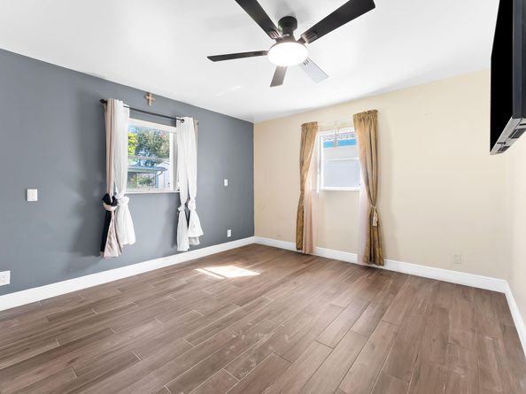 8851 NW 15th St, Plantation FL 33322