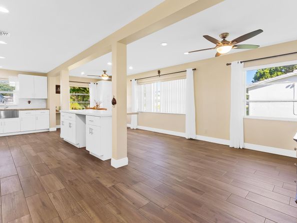 8851 NW 15th St, Plantation FL 33322