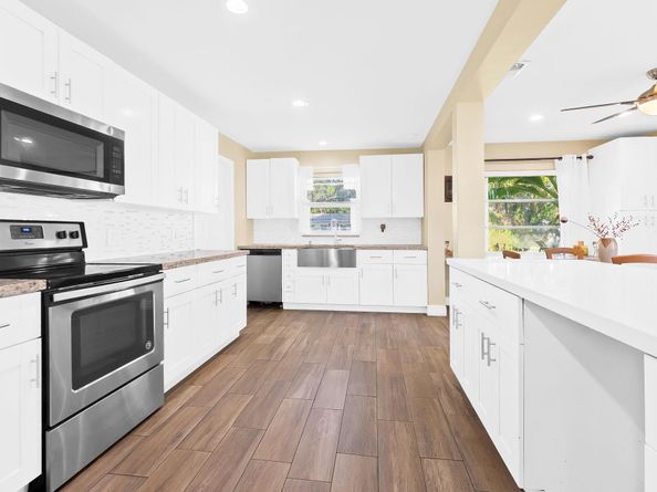 8851 NW 15th St, Plantation FL 33322