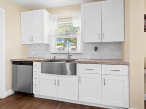 8851 NW 15th St, Plantation FL 33322