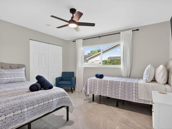 2421 NW 114th Ave, Coral Springs FL 33065