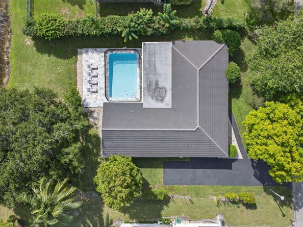 2421 NW 114th Ave, Coral Springs FL 33065