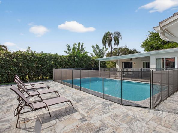 2421 NW 114th Ave, Coral Springs FL 33065