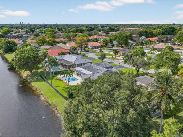 2421 NW 114th Ave, Coral Springs FL 33065