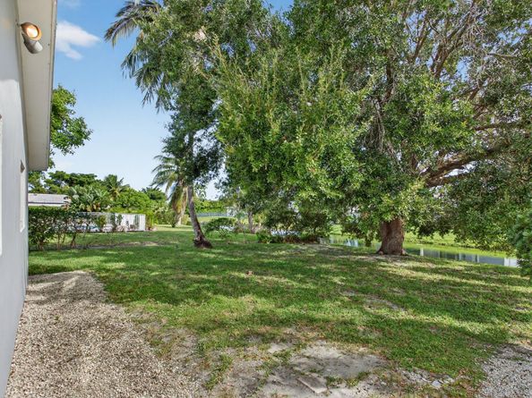 2421 NW 114th Ave, Coral Springs FL 33065