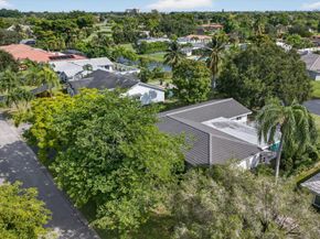 2421 NW 114th Ave, Coral Springs FL 33065