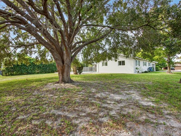 2421 NW 114th Ave, Coral Springs FL 33065