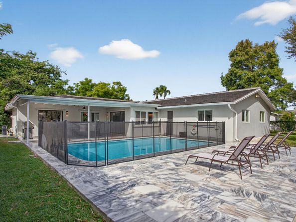 2421 NW 114th Ave, Coral Springs FL 33065