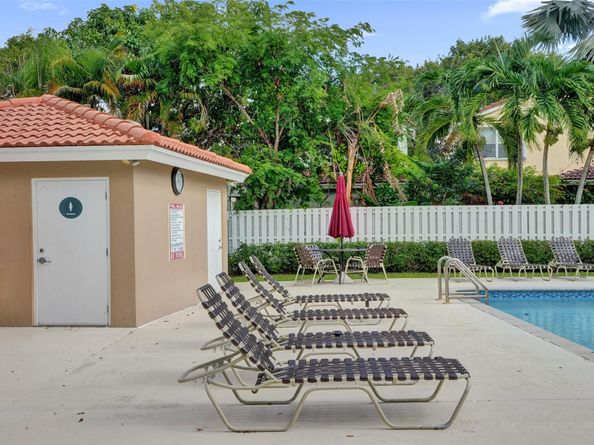 4165 Tree Tops Rd, Cooper City FL 33026