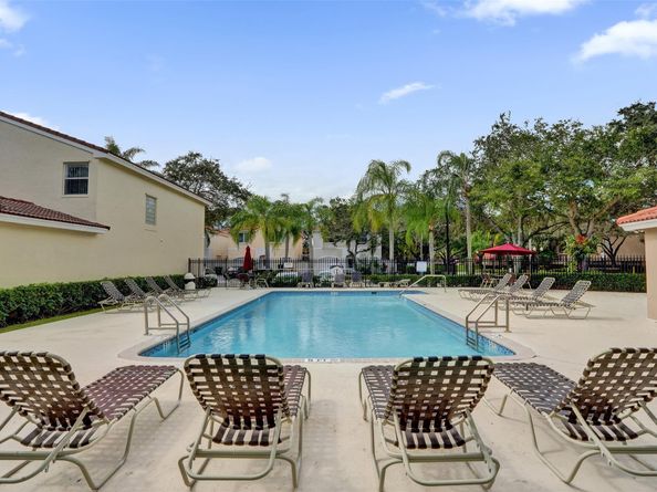 4165 Tree Tops Rd, Cooper City FL 33026