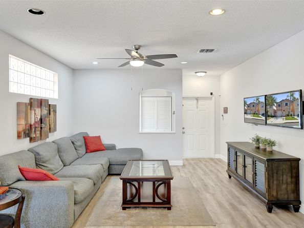 4165 Tree Tops Rd, Cooper City FL 33026