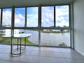 461 Wellington J, West Palm Beach FL 33417