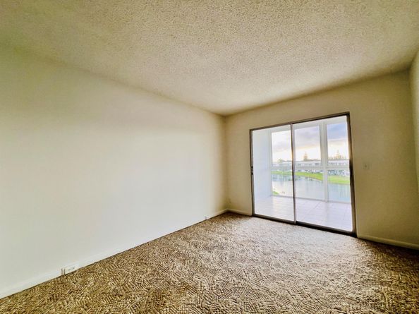 461 Wellington J, West Palm Beach FL 33417