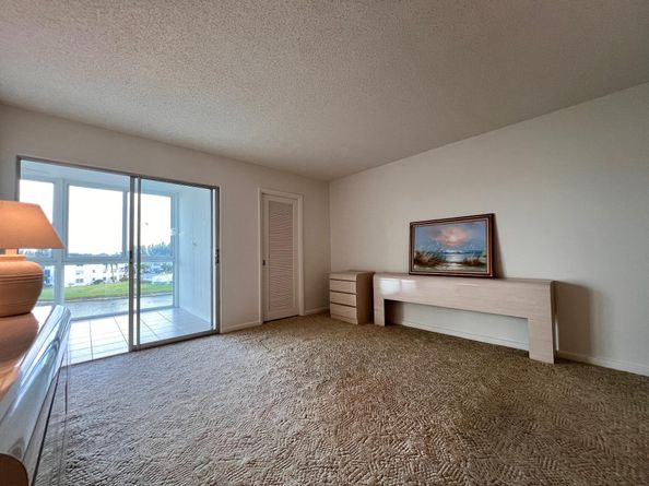 461 Wellington J, West Palm Beach FL 33417