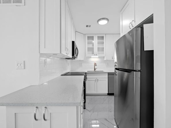 2970 NE 16th Ave 214, Oakland Park FL 33334