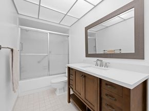 2970 NE 16th Ave 214, Oakland Park FL 33334