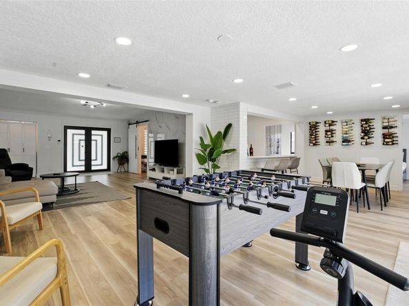 2105 NE 62nd St, Fort Lauderdale FL 33308