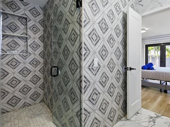 2105 NE 62nd St, Fort Lauderdale FL 33308