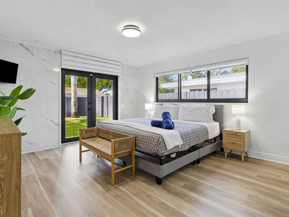 2105 NE 62nd St, Fort Lauderdale FL 33308