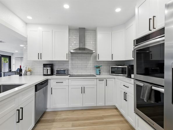 2105 NE 62nd St, Fort Lauderdale FL 33308