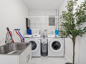 2105 NE 62nd St, Fort Lauderdale FL 33308