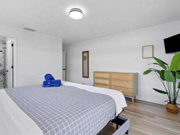 2105 NE 62nd St, Fort Lauderdale FL 33308