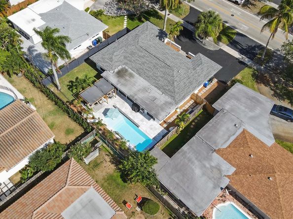 2105 NE 62nd St, Fort Lauderdale FL 33308