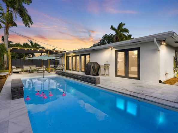 2105 NE 62nd St, Fort Lauderdale FL 33308