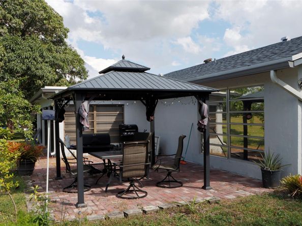 5305 Bayberry Ln, Tamarac FL 33319