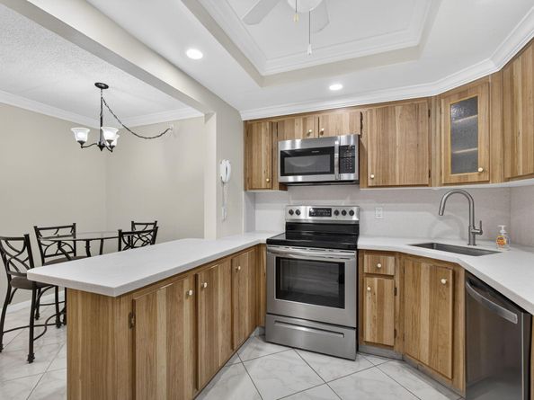 309 Knotty Pine Cir Circle D1, Greenacres FL 33463