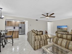 309 Knotty Pine Cir Circle D1, Greenacres FL 33463