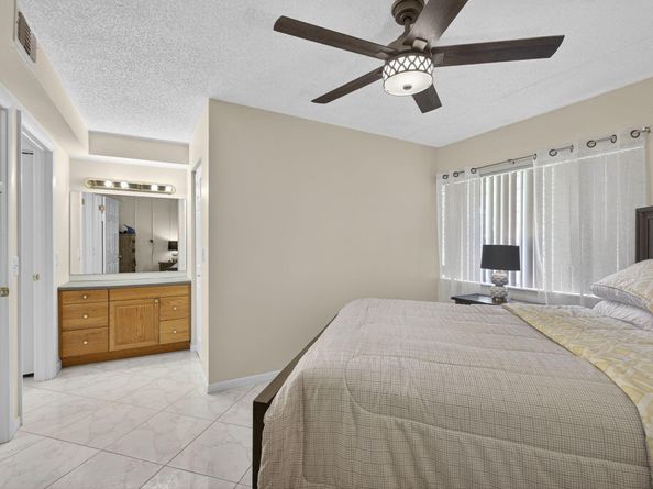 309 Knotty Pine Cir Circle D1, Greenacres FL 33463