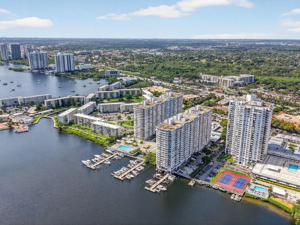 18051 Biscayne Boulevard 1104, Aventura FL 33160
