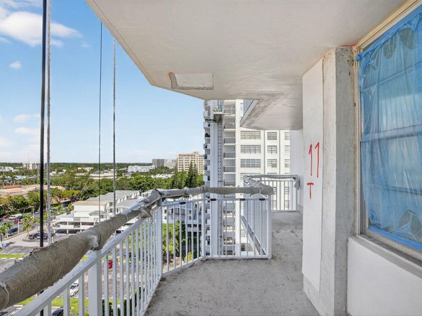 18051 Biscayne Boulevard 1104, Aventura FL 33160