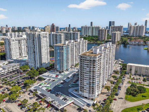 18051 Biscayne Boulevard 1104, Aventura FL 33160