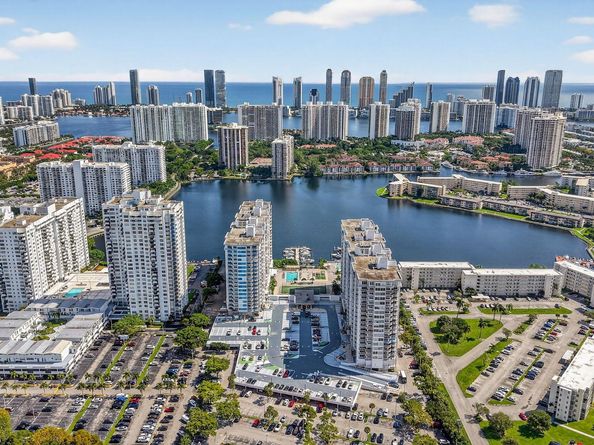 18051 Biscayne Boulevard 1104, Aventura FL 33160
