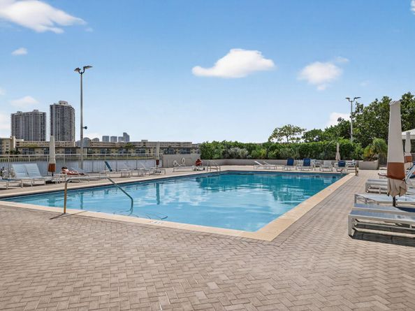 18051 Biscayne Boulevard 1104, Aventura FL 33160