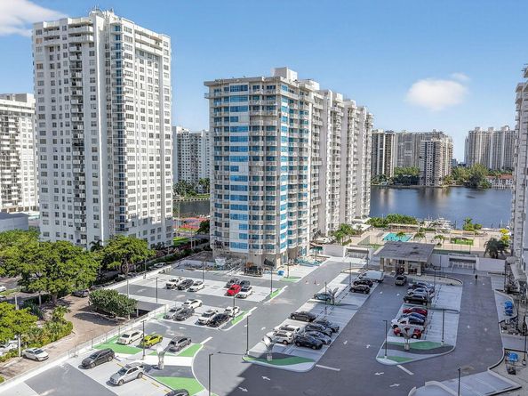 18051 Biscayne Boulevard 1104, Aventura FL 33160