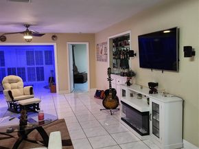 2368 SW 17th Dr, Deerfield Beach FL 33442