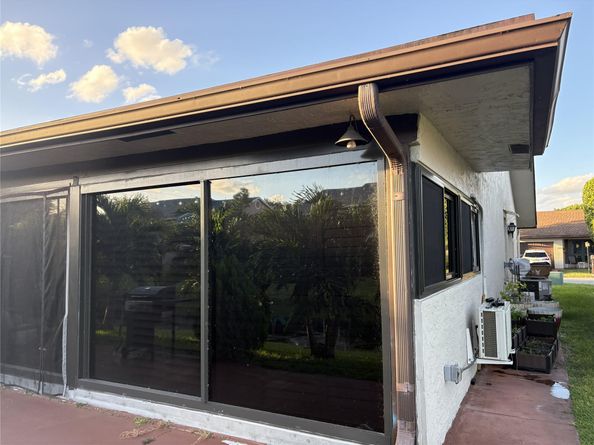 2368 SW 17th Dr, Deerfield Beach FL 33442