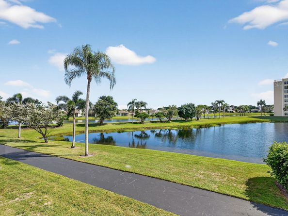 7270 Ashford Place 208, Delray Beach FL 33446