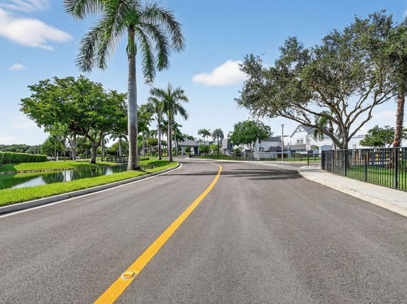 7270 Ashford Place 208, Delray Beach FL 33446