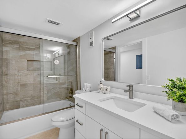 7270 Ashford Place 208, Delray Beach FL 33446