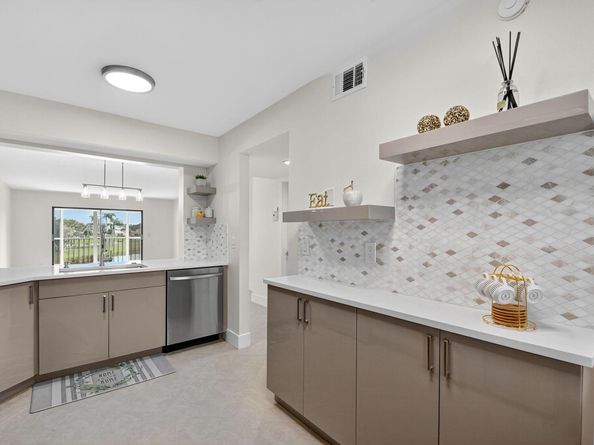 7270 Ashford Place 208, Delray Beach FL 33446