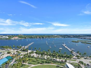 201 S Narcissus Avenue